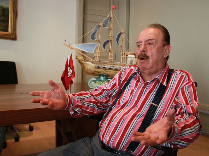 TSYD’DEN EFSANE BAŞKANA VEFA