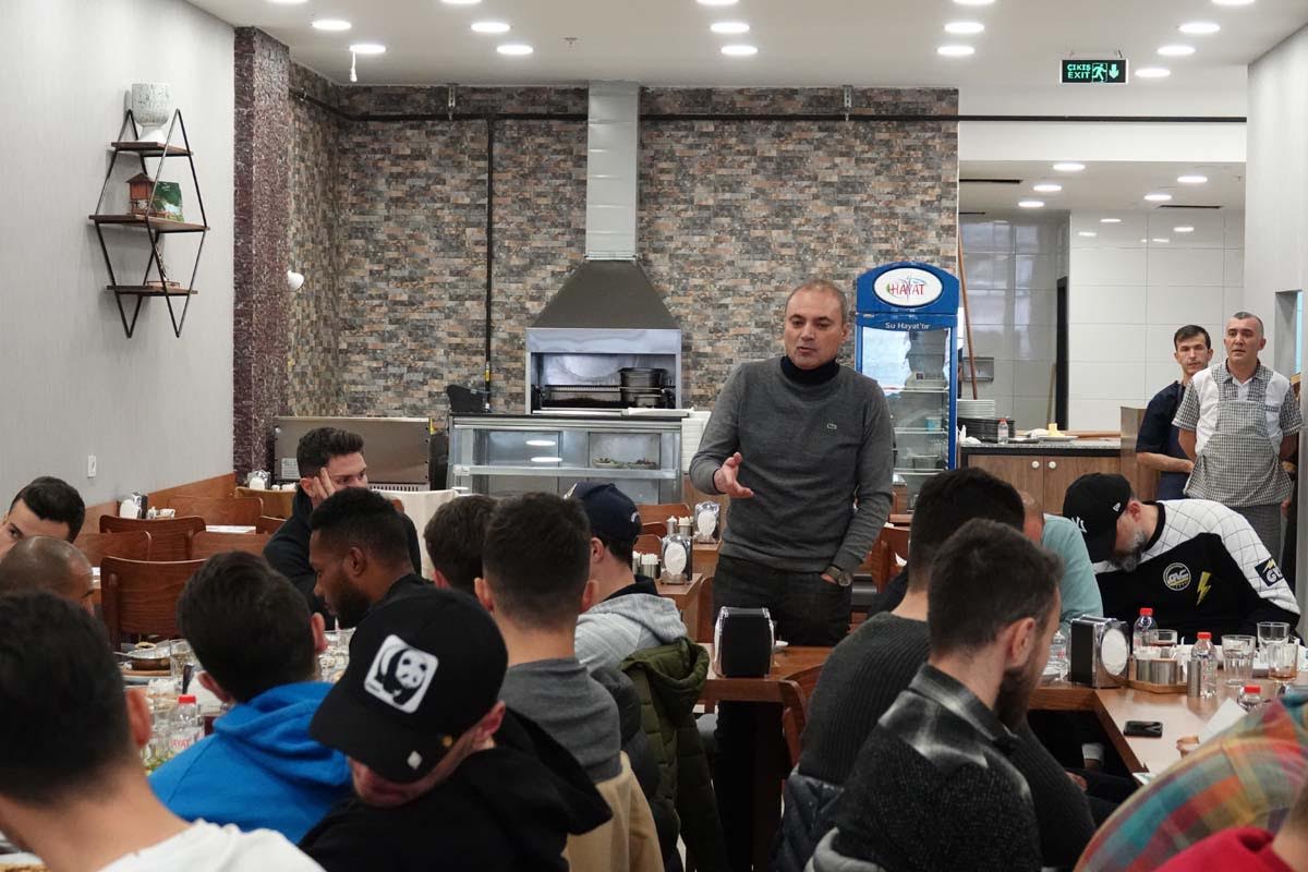 GENÇLER’DE MORALLER YERİNE GELİYOR