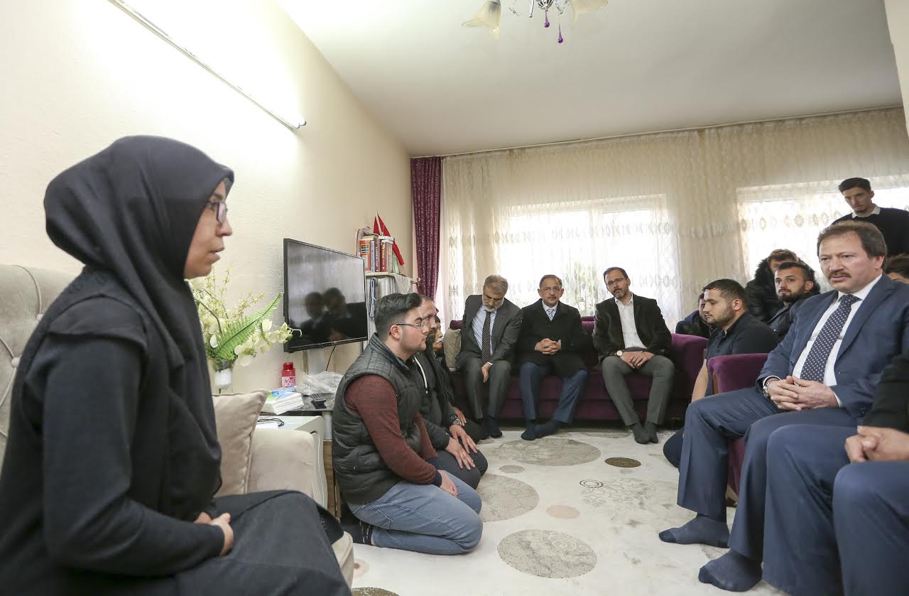 BAKAN KASAPOĞLU’NDAN TAZİYE ZİYARETİ