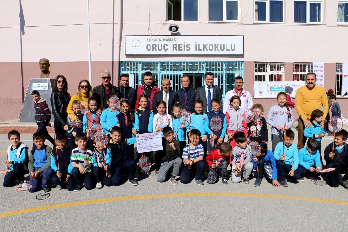 ORADA BİR KÖY VAR UZAKTA