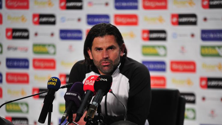 “ALTIN TEPSİDE SUNULMAZ “