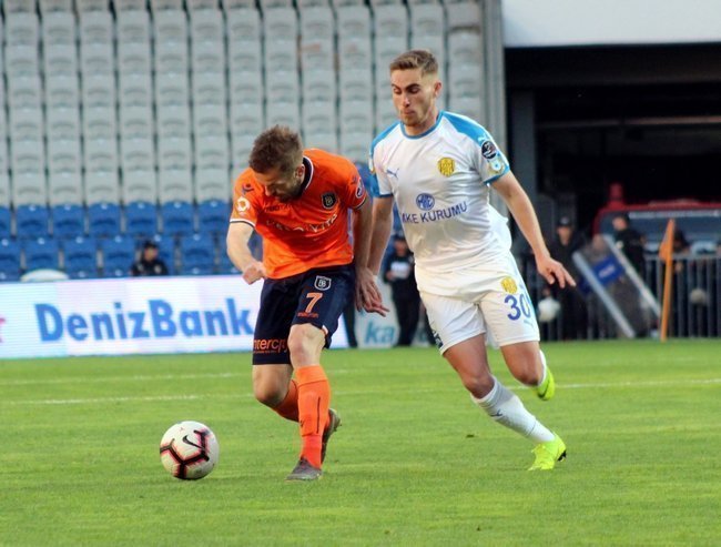 GÜÇLÜLER ŞANSIZDI