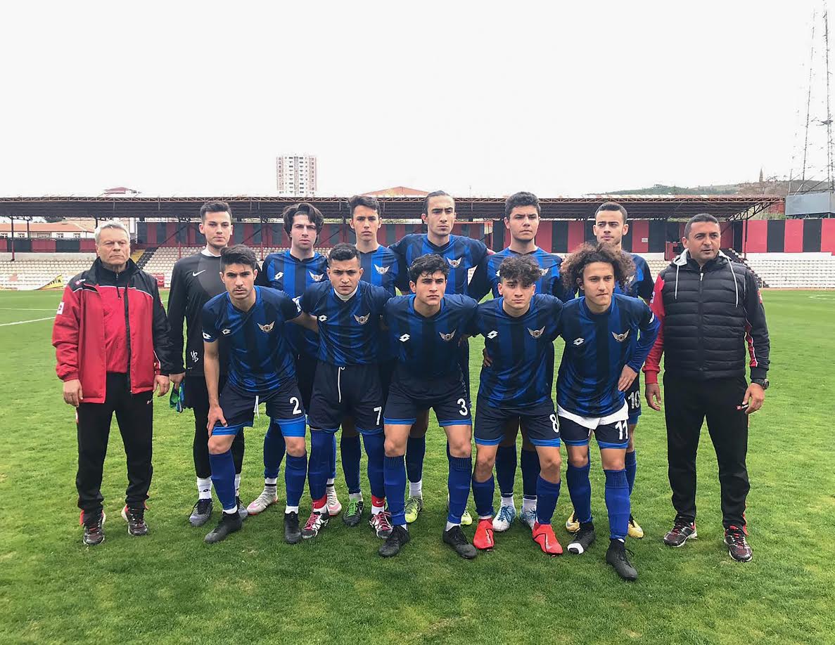 YENİMAHALLE YARI FİNALDE