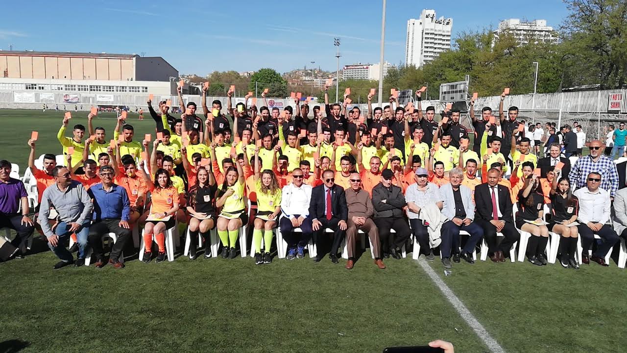 HAKEMLERDEN SEZONA VEDA ŞÖLENİ