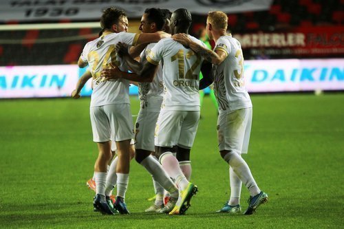 MKE ANKARAGÜCÜ 1 PUANLA DÖNDÜ