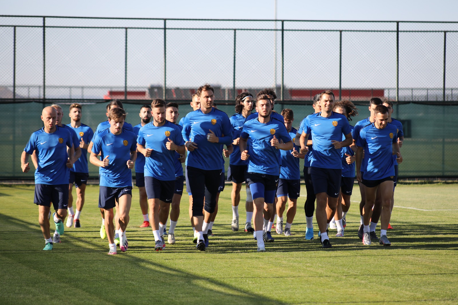 ANKARAGÜCÜ, AFYONDA İLK ANTRENMANINI YAPTI