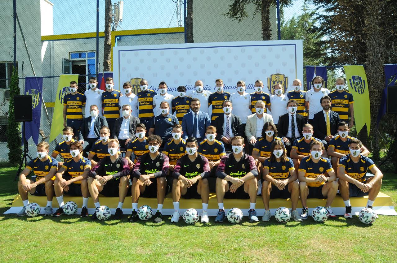 MKE ANKARAGÜCÜ SAHNE ALIYOR