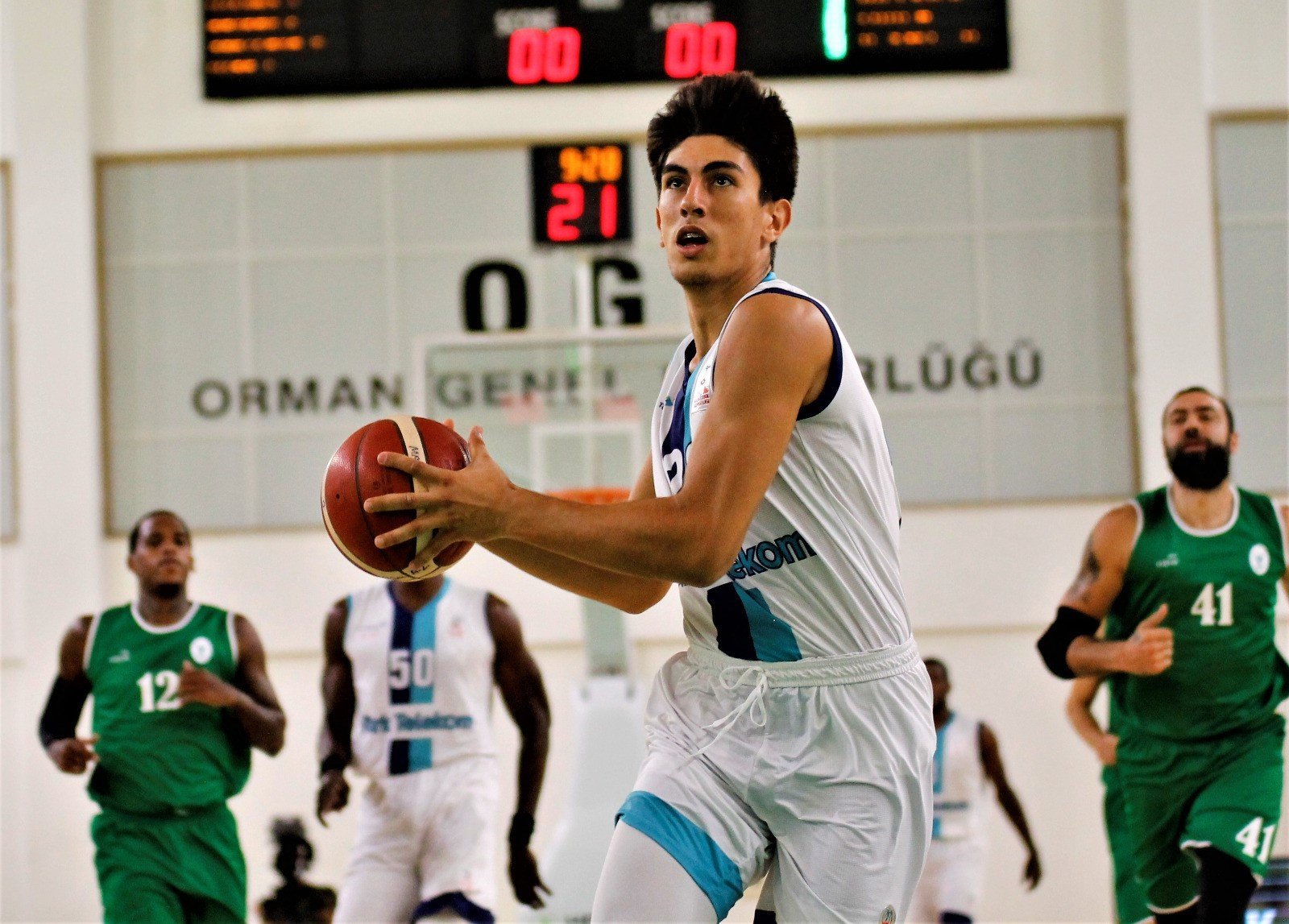 MAVİ KAPLANLAR SAHNE ALIYOR