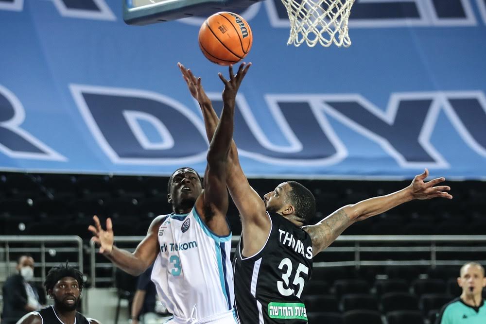 TÜRK TELEKOM GALİBİYETLE BAŞLADI.