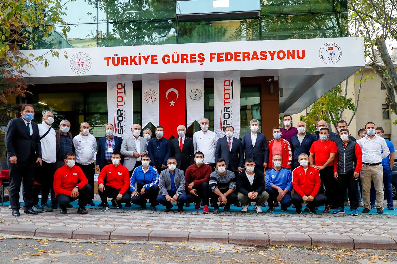 FEDERASYONUNDAN KULÜPLERE MALZEME DESTEĞİ