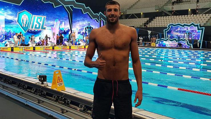 BAKANDAN REKORTMENİ YÜZÜCÜYE TEBRİK