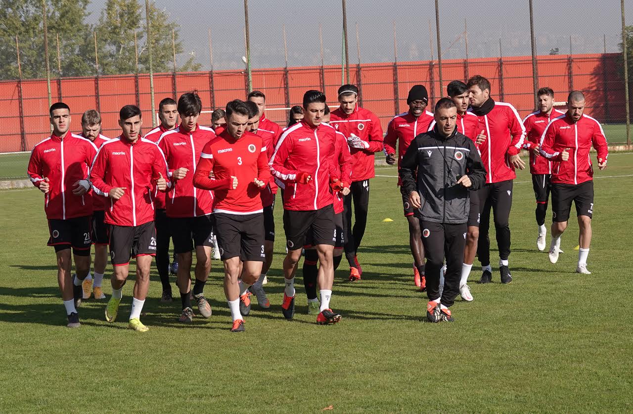 GENÇLER’DE FENER HAZIRLIKLARI SÜRÜYOR