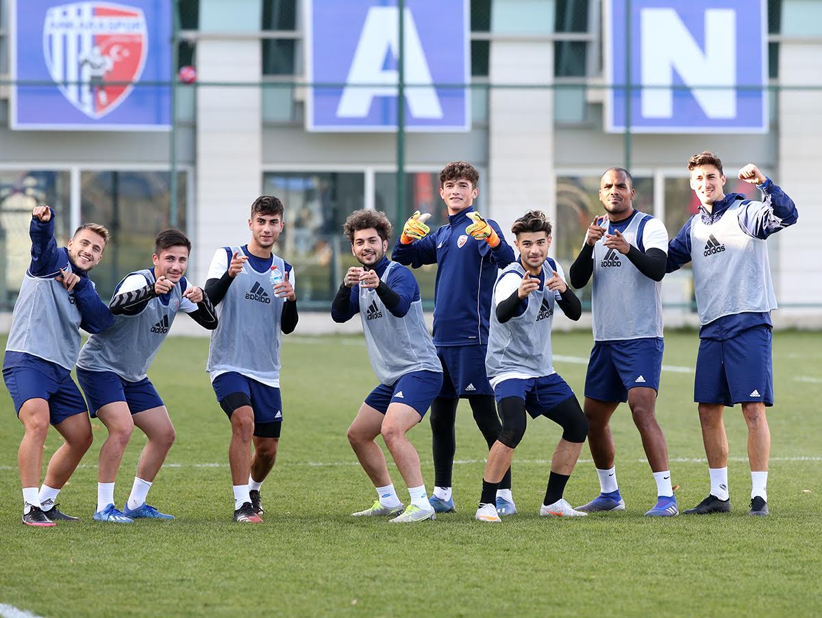 ANKARASPOR TOPBAŞI YAPTI