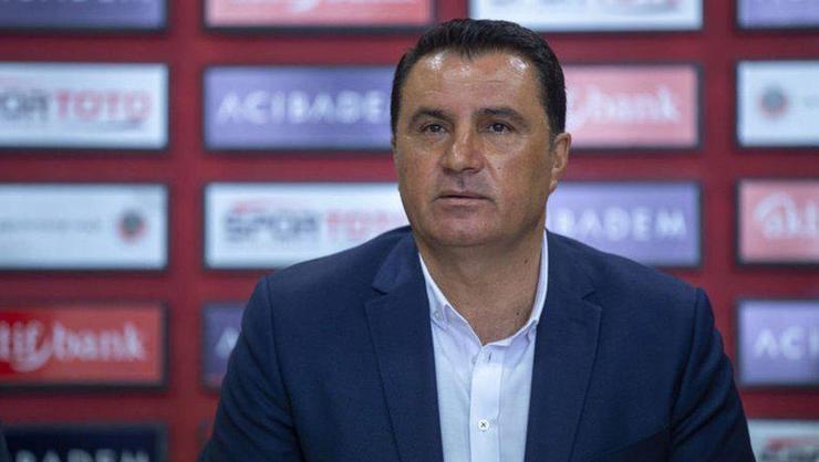 KAPLAN OYUNCULARINI KUTLADI