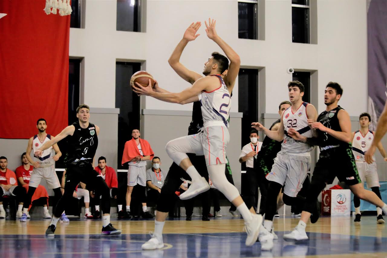 TED ANKARA KOLEJLİLER FARKLI KAZANDI