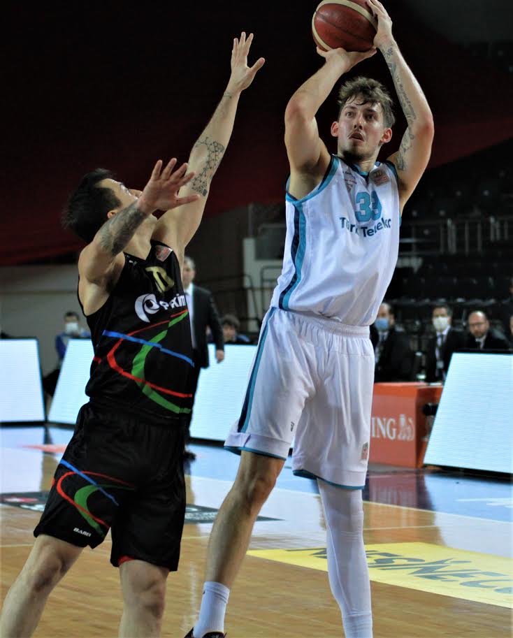 TÜRK TELEKOM FARKLI KAZANDI