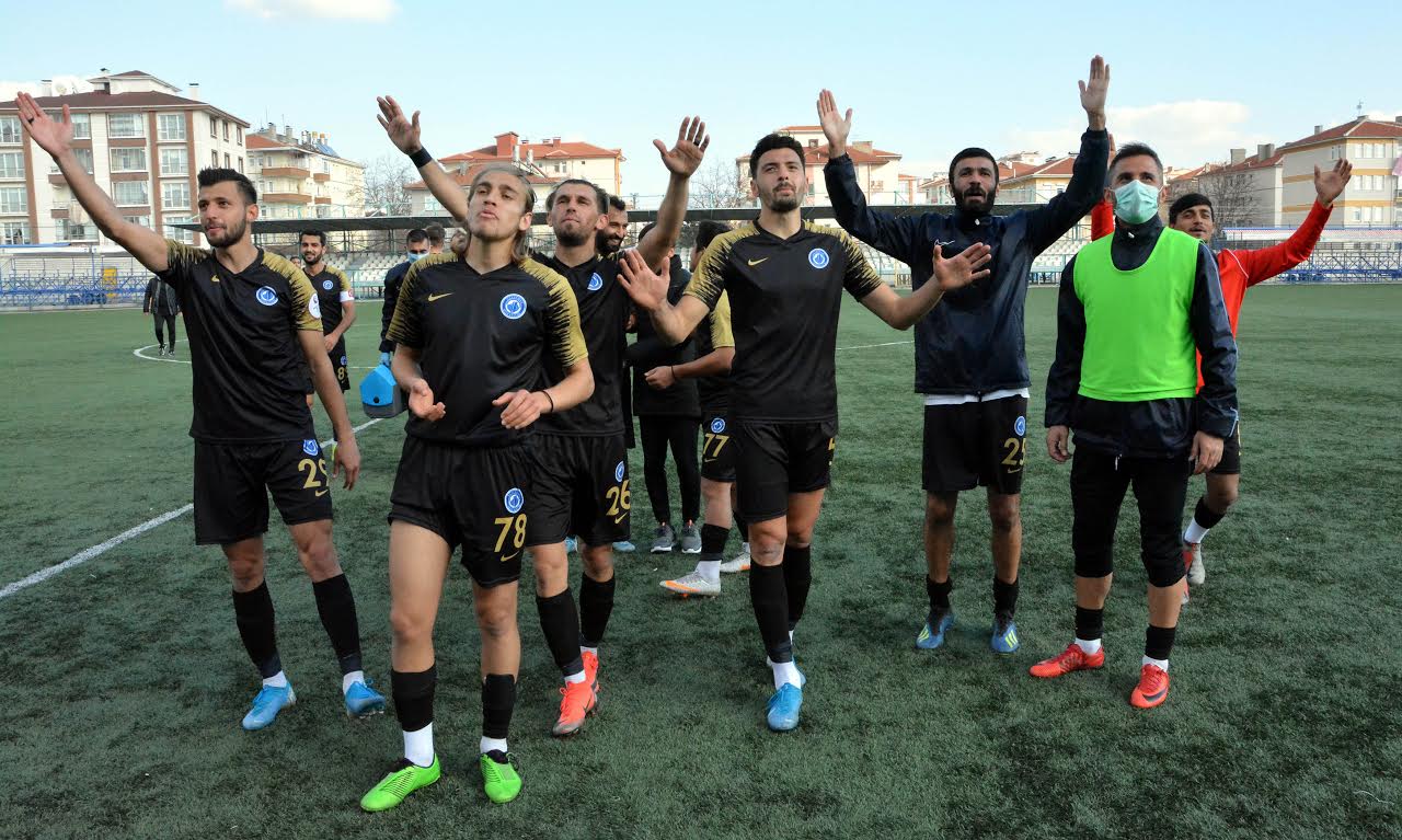 GALİBİYETLE NOKTA KOYDU