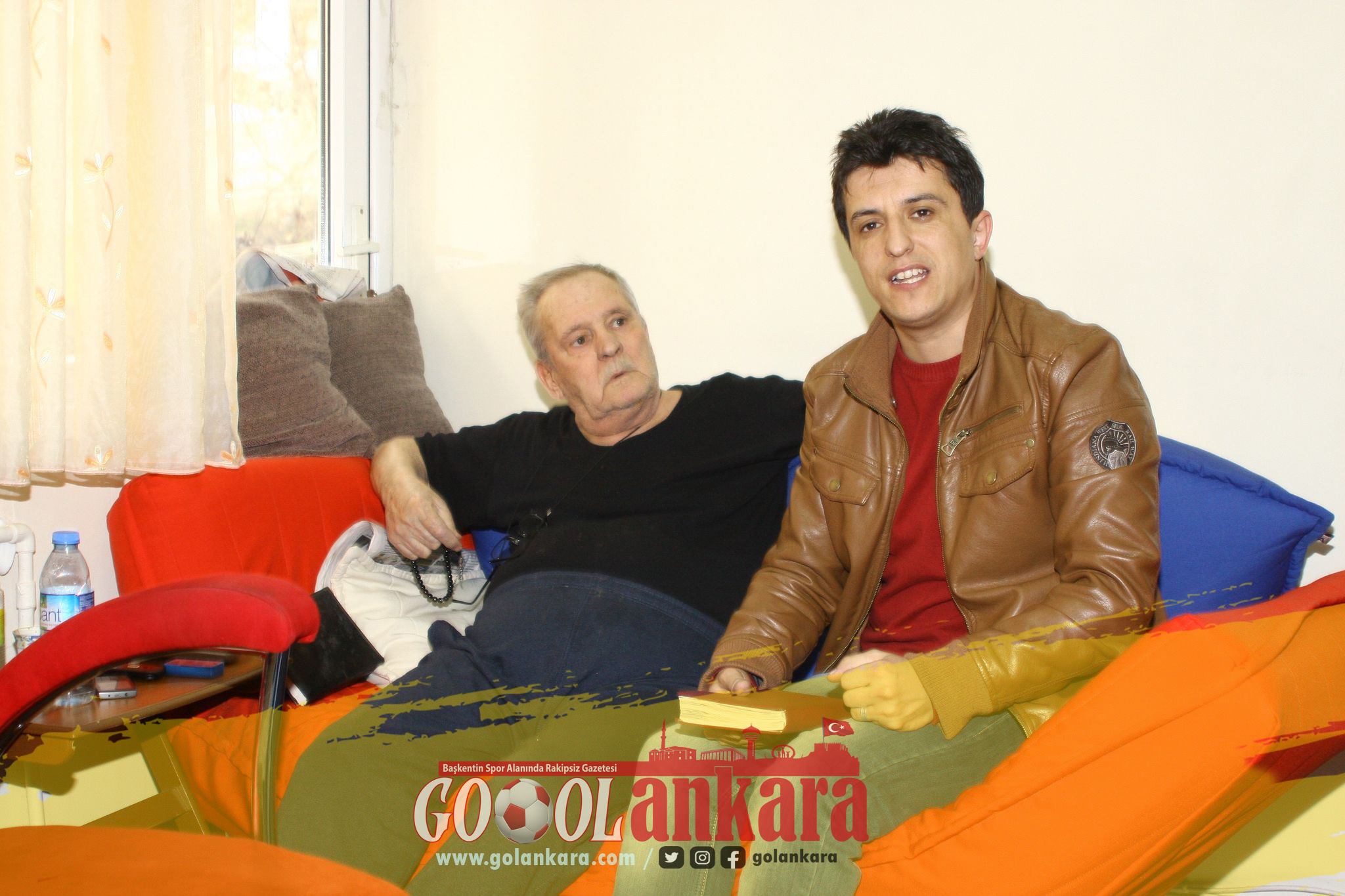 FUTBOL TOPU İLE YATIP SAZI İLE KALKAN