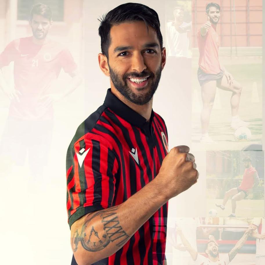 GOLLERDE CANDEİAS PARMAĞI