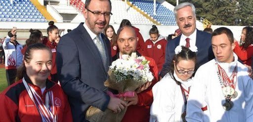 GENÇLİK PROJELERİNE 90 MİLYON LİRALIK REKOR DESTEK