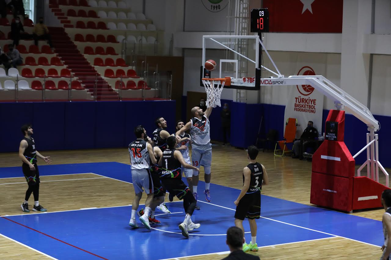 ETİMESGUT BELEDİYE 6’DA 6 YAPTI