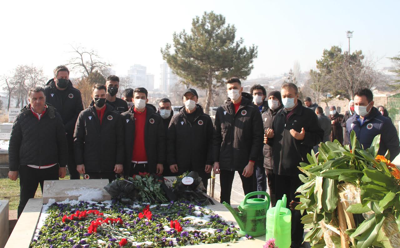 İLHAN CAVCAV ANILDI