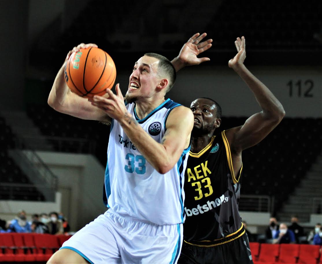 TÜRK TELEKOM RÖVANŞI ALDI