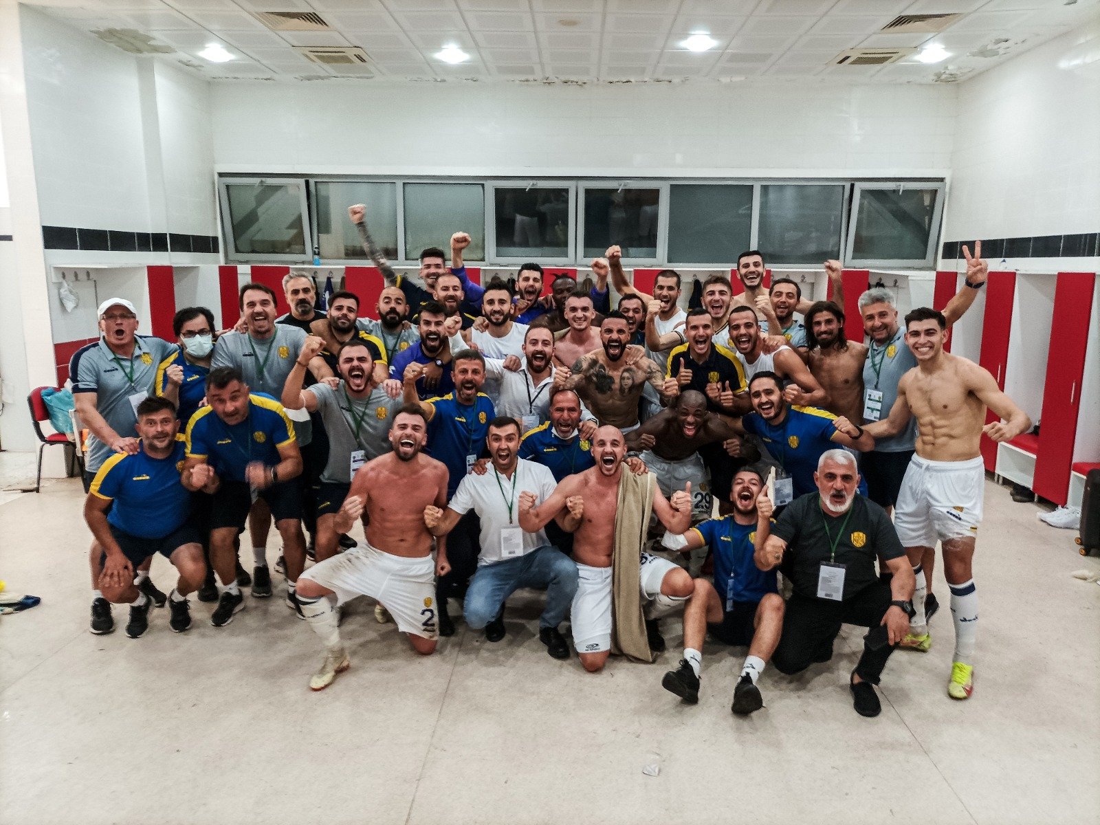 ANKARAGÜCÜ MESUT DÖNÜYOR