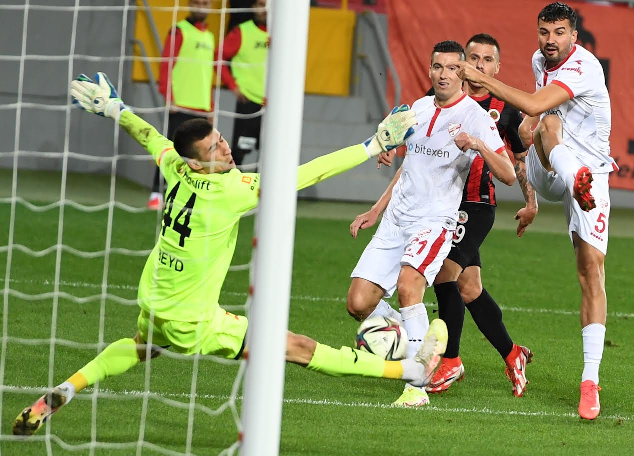 GENÇLER YÜKSELİŞTE