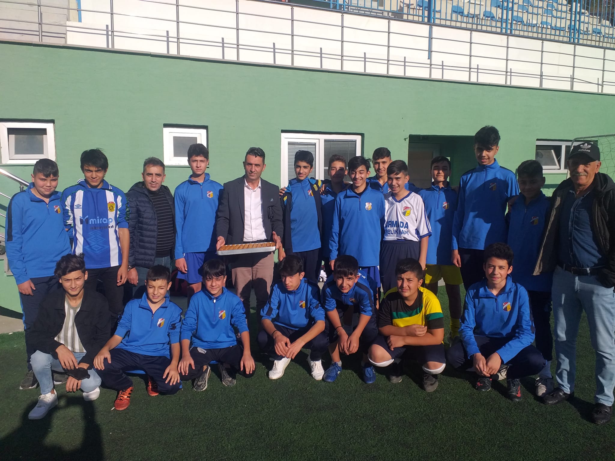 MAMAKSPOR’A TATLI İKRAMI