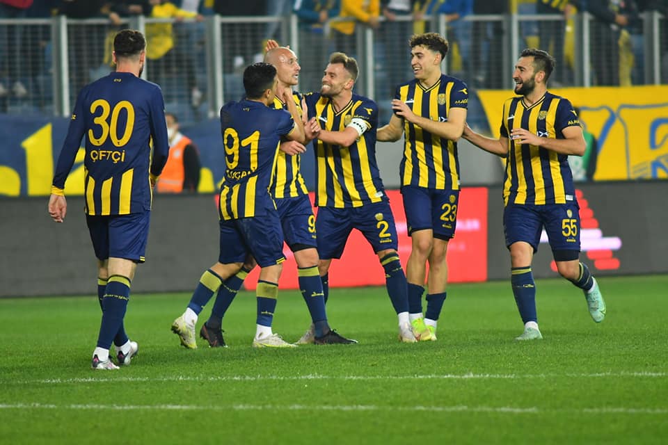 ANKARAGÜCÜ’NÜN LİDERLİK SEVİNCİ
