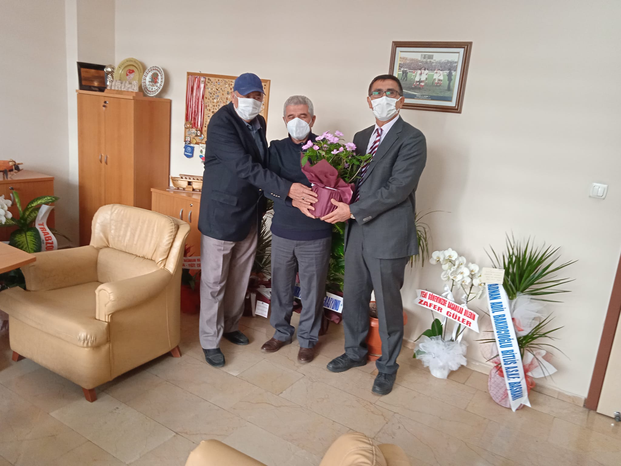 SAHA KOMİSERLERİNDEN ZİYARET