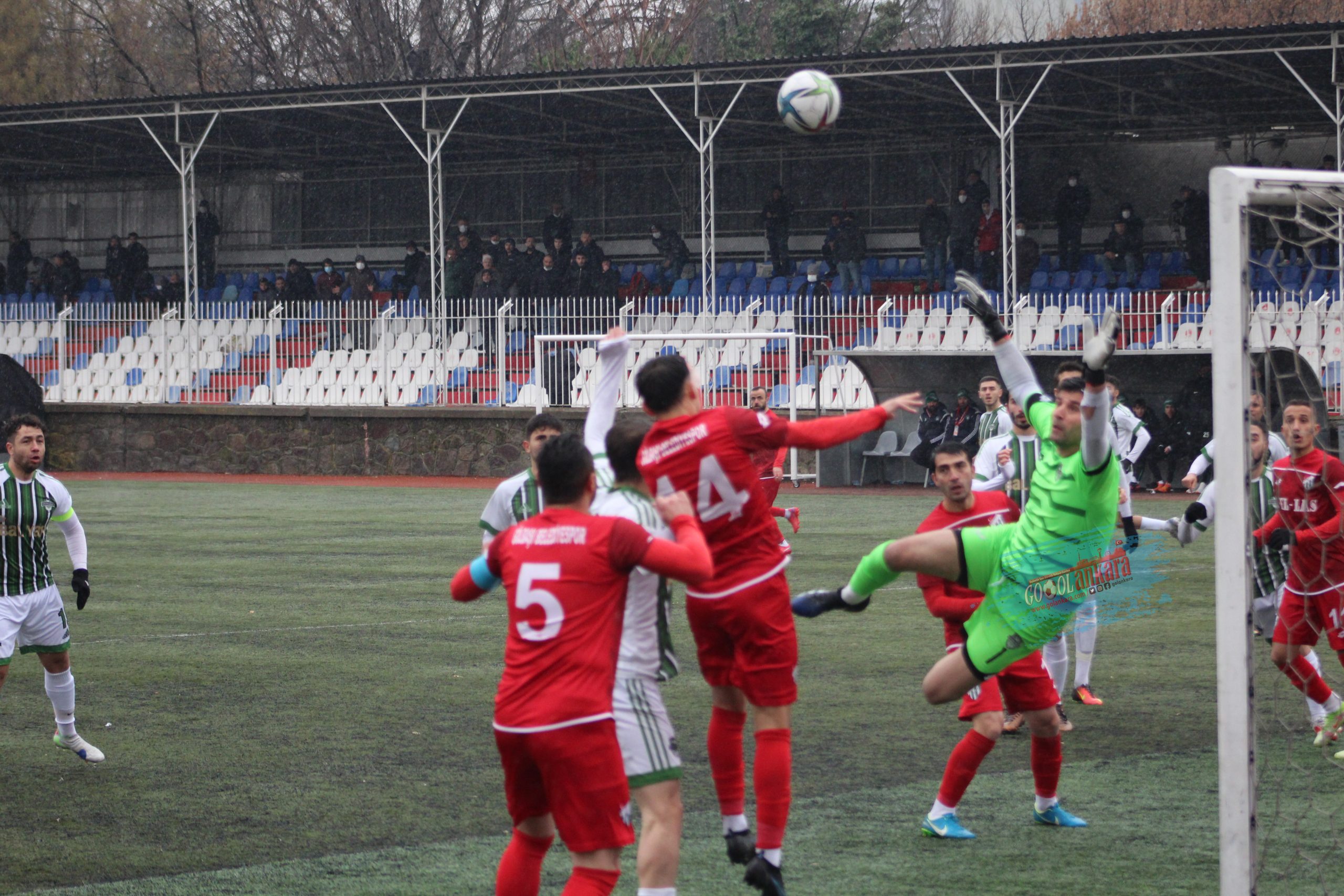 KAVAKLIDERE VE GÖLBAŞI BELEDİYESPOR PUANLARI PAYLAŞTI